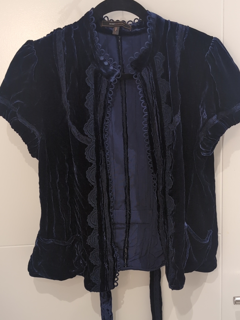 BCBGMaxAzria Navy Velvet Short-Sleeve Open Front soft Bolero/ Jacket